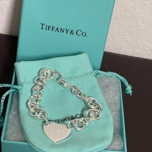 Tiffany & Co. - Picture 6 of 13